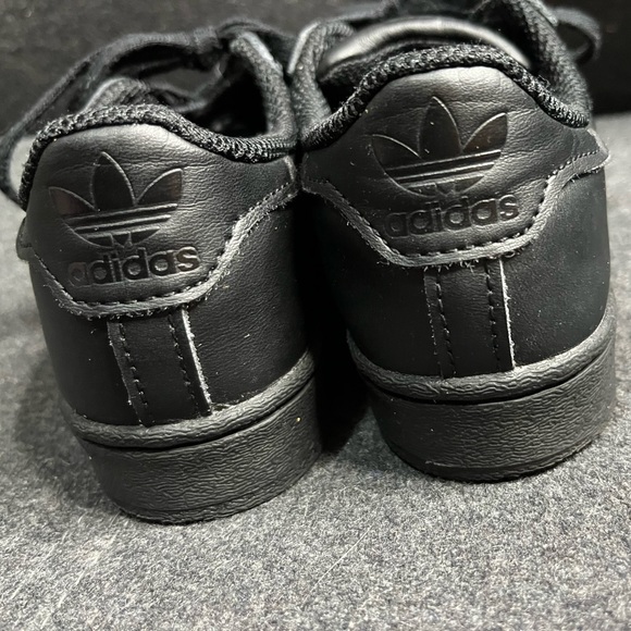 adidas Unisex-Child Superstar Shoes Junior Sneaker 11K - Picture 2 of 7